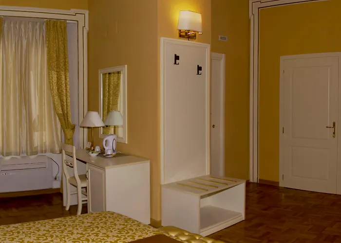 Dg尊贵房酒店 4*